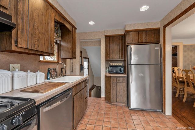 13 Everett Street, Lynbrook, NY 11563