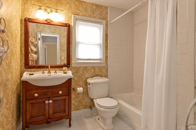 13 Everett Street, Lynbrook, NY 11563