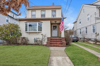 13 Everett Street, Lynbrook, NY 11563