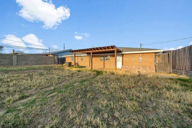 2902 Cactus Dr, Big Spring, TX 79720