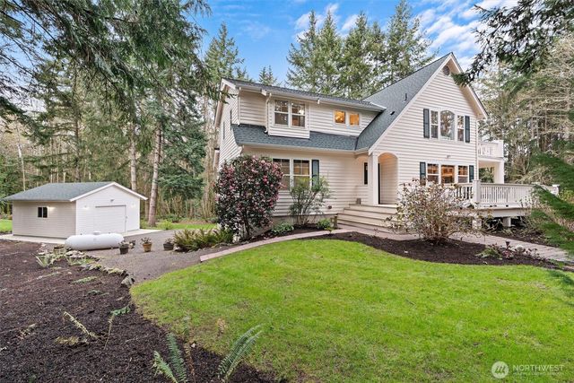 24801 Hillbend Lane NE, Kingston, WA 98346