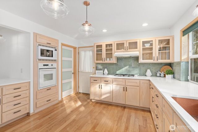 24801 Hillbend Lane NE, Kingston, WA 98346