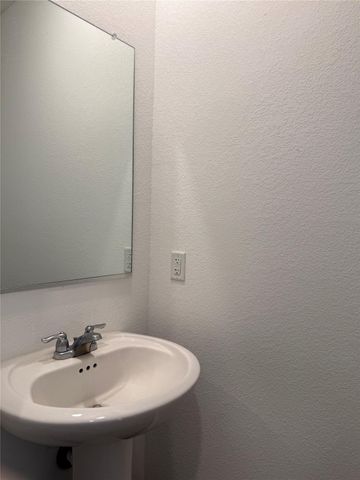 404 Milliner LOOP, Hutto, TX 78634