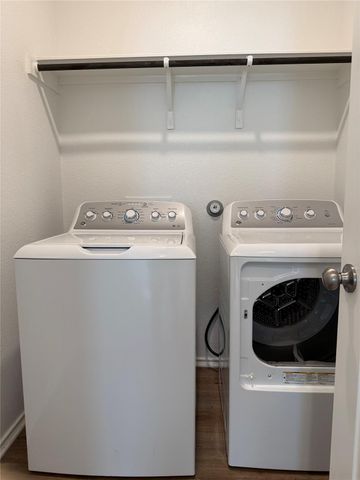 404 Milliner LOOP, Hutto, TX 78634