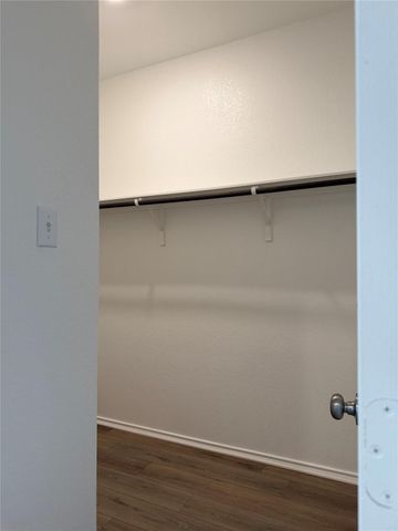 404 Milliner LOOP, Hutto, TX 78634