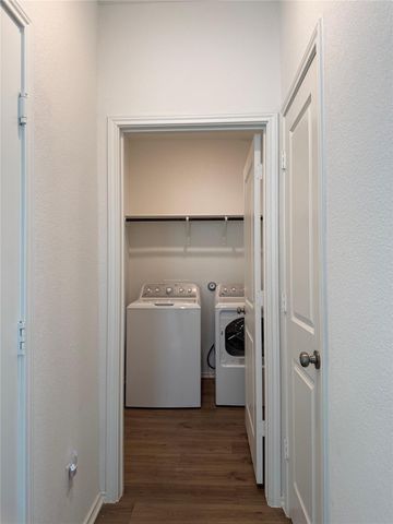 404 Milliner LOOP, Hutto, TX 78634