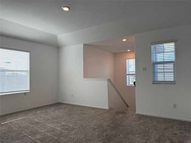 404 Milliner LOOP, Hutto, TX 78634