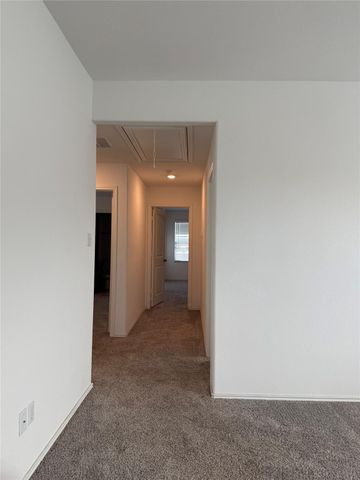 404 Milliner LOOP, Hutto, TX 78634