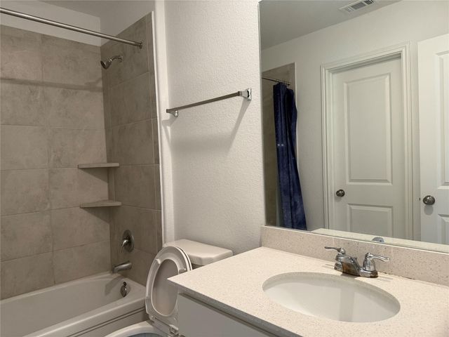 404 Milliner LOOP, Hutto, TX 78634