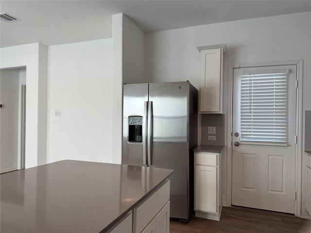 404 Milliner LOOP, Hutto, TX 78634