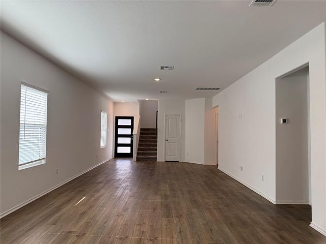 404 Milliner LOOP, Hutto, TX 78634