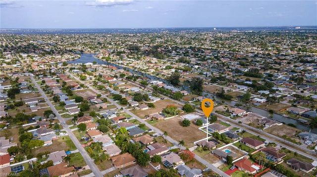 132 SE 27th TER, Cape Coral, FL 33904