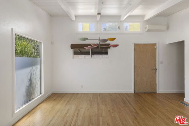 10623 Woodward Avenue, Sunland, CA 91040