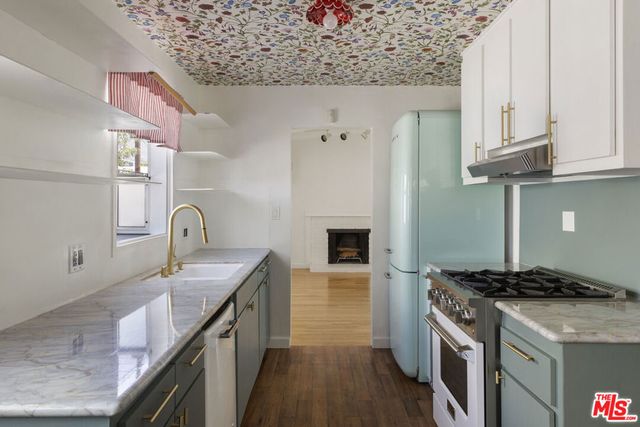 10623 Woodward Avenue, Sunland, CA 91040