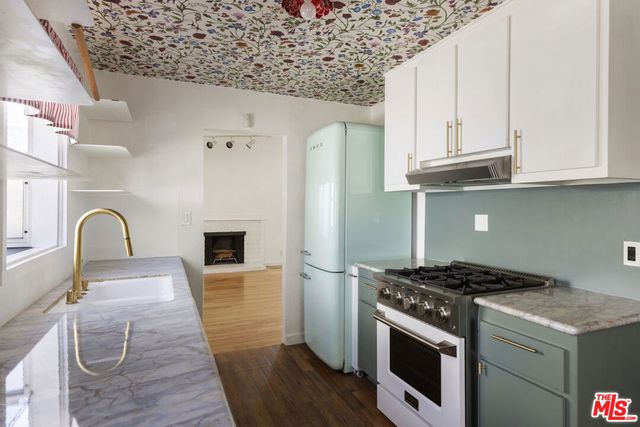 10623 Woodward Avenue, Sunland, CA 91040