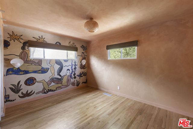 10623 Woodward Avenue, Sunland, CA 91040