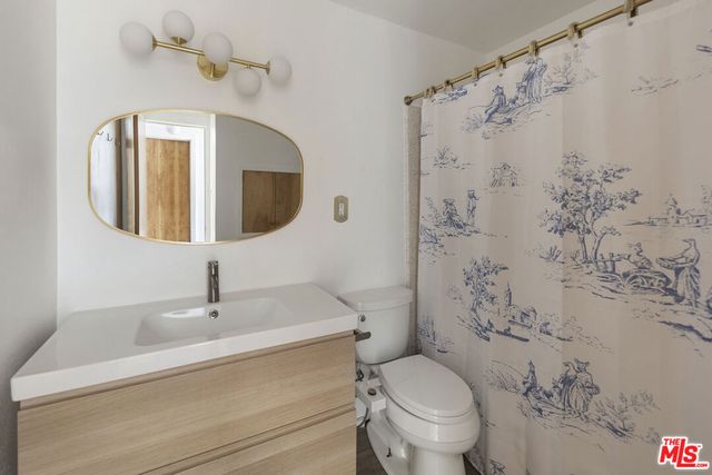 10623 Woodward Avenue, Sunland, CA 91040