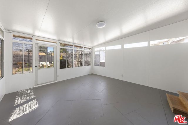 10623 Woodward Avenue, Sunland, CA 91040