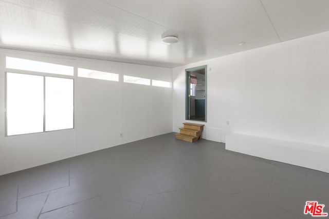 10623 Woodward Avenue, Sunland, CA 91040