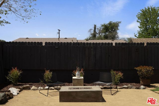 10623 Woodward Avenue, Sunland, CA 91040