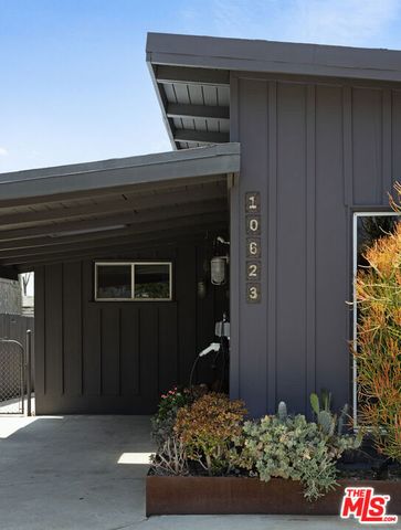 10623 Woodward Avenue, Sunland, CA 91040