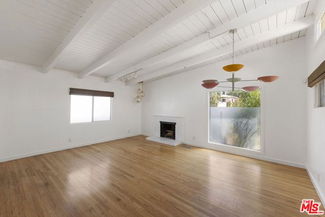 10623 Woodward Avenue, Sunland, CA 91040