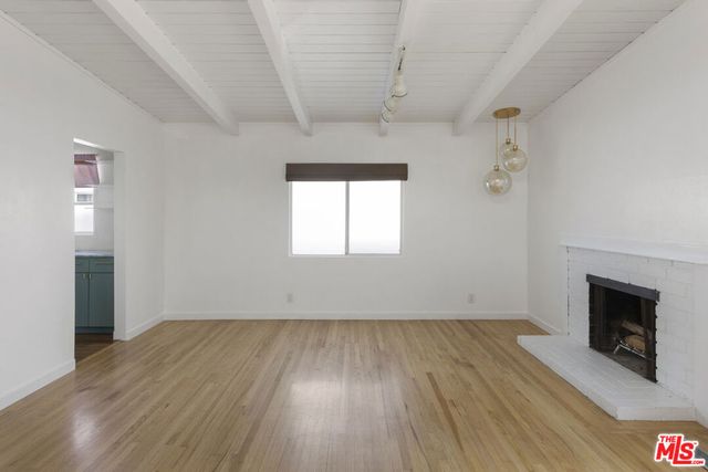 10623 Woodward Avenue, Sunland, CA 91040