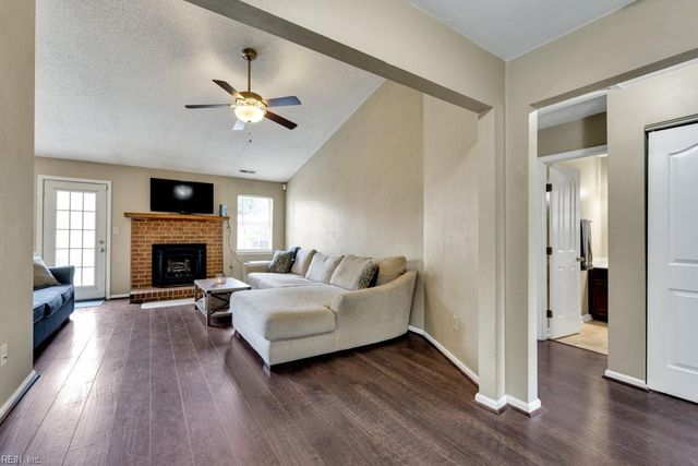 1909 Falling Sun CIR, Virginia Beach, VA 23454