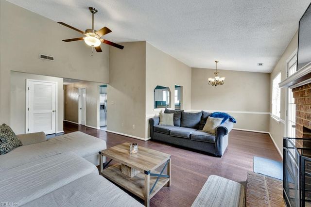 1909 Falling Sun CIR, Virginia Beach, VA 23454