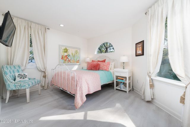 2280 OAK FOREST Drive, Jacksonville Beach, FL 32250