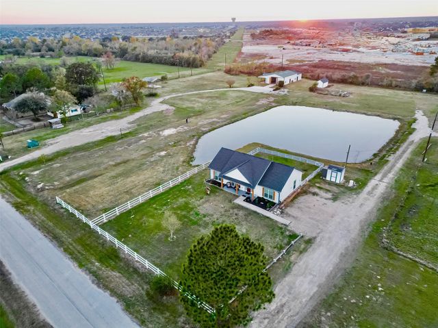 6702 S Mallard Drive, Fulshear, TX 77441