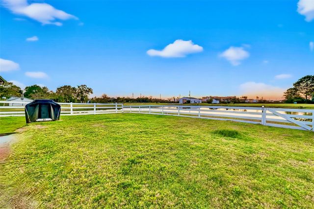 6702 S Mallard Drive, Fulshear, TX 77441