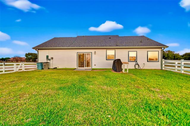 6702 S Mallard Drive, Fulshear, TX 77441