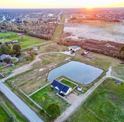 6702 S Mallard Drive, Fulshear, TX 77441