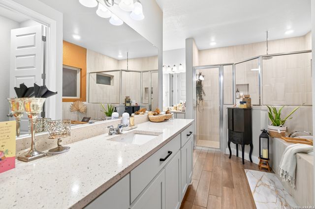 317 VALIANT VLY, Cibolo, TX 78108