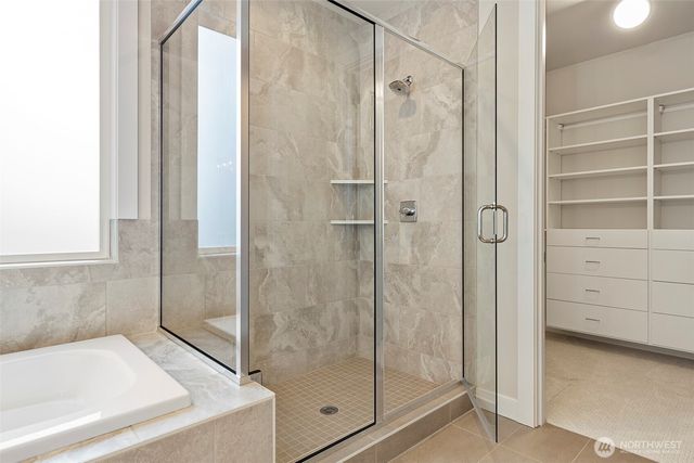 1529 Lockridge Loop E, Enumclaw, WA 98022