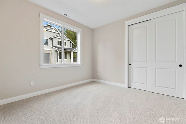 1529 Lockridge Loop E, Enumclaw, WA 98022