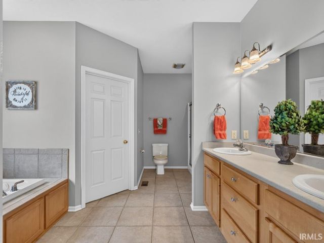 11731 Island Cove Drive, Fort Wayne, IN 46845