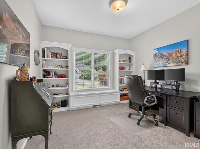11731 Island Cove Drive, Fort Wayne, IN 46845