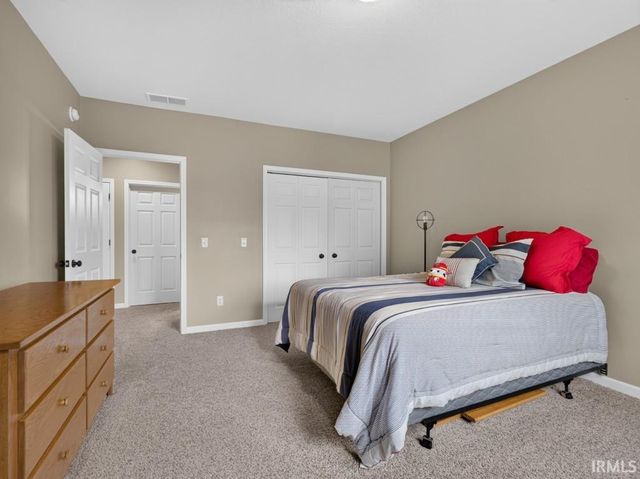 11731 Island Cove Drive, Fort Wayne, IN 46845