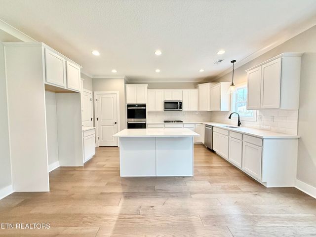 2426 Tributary Drive, Sevierville, TN 37876