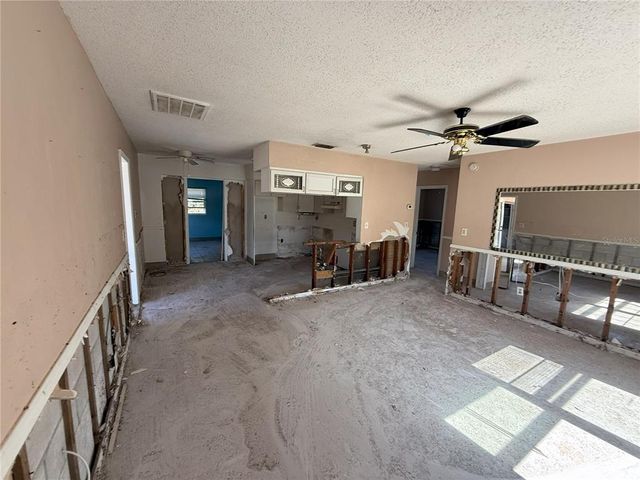 4911 LARGO TERRACE, New Port Richey, FL 34652