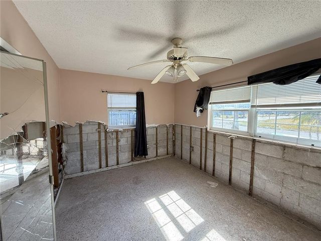 4911 LARGO TERRACE, New Port Richey, FL 34652