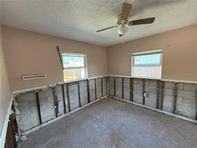 4911 LARGO TERRACE, New Port Richey, FL 34652