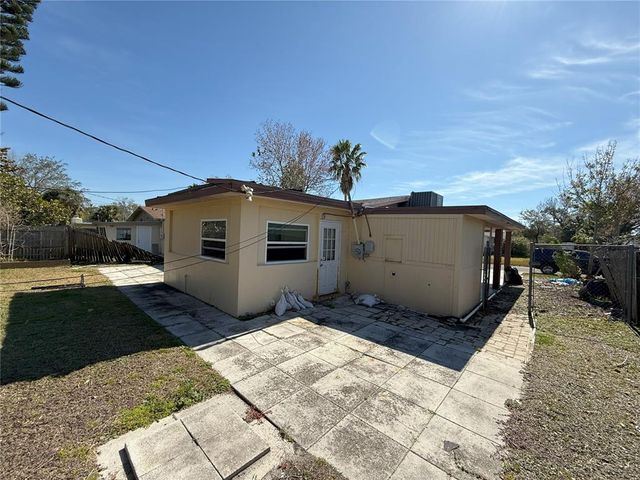 4911 LARGO TERRACE, New Port Richey, FL 34652