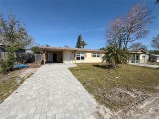 4911 LARGO TERRACE, New Port Richey, FL 34652