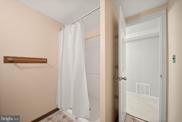 16210 SHEFFIELD DR, Dumfries, VA 22025