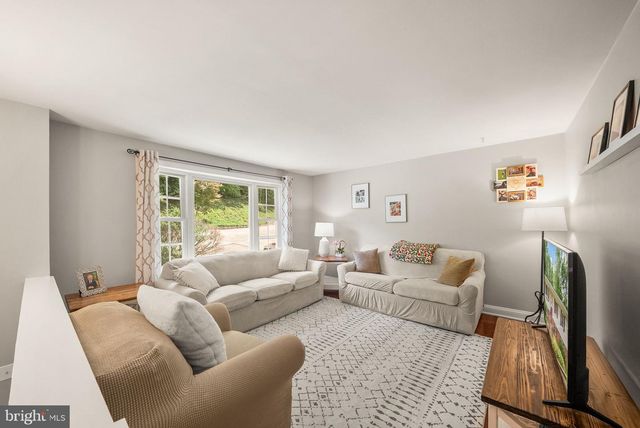 16210 SHEFFIELD DR, Dumfries, VA 22025