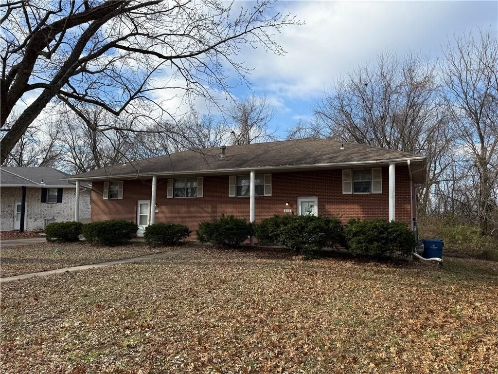2910 N River Terrace, Independence, MO 64050