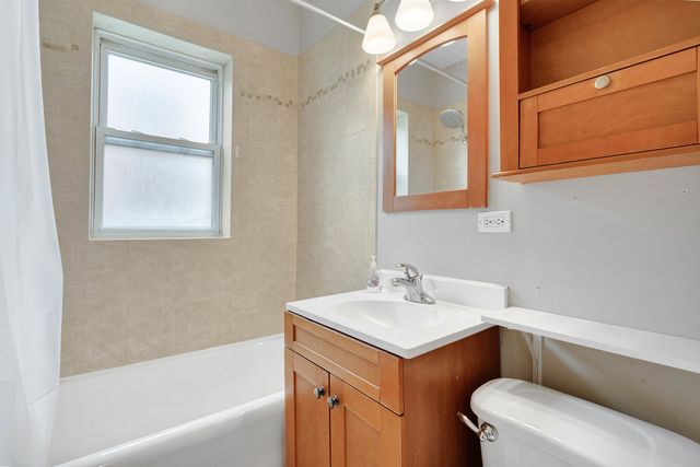 58 Forest Avenue 2S, Riverside, IL 60546